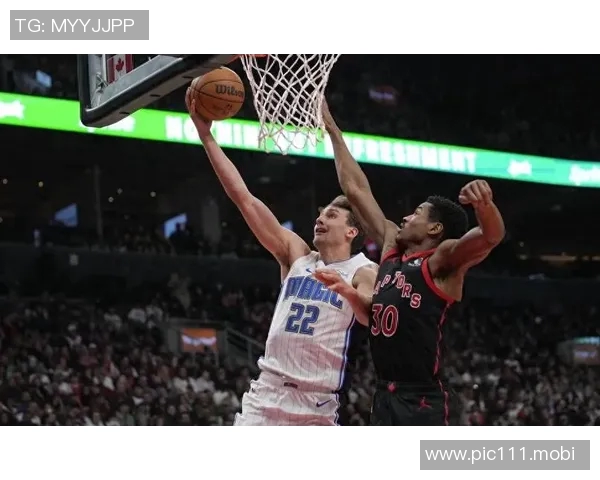 班凯罗半场9中7轰17分8板，带领魔术反超比分